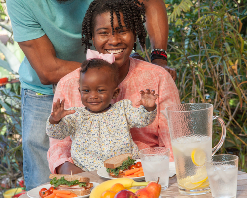 Eat together, and let mealtimes be family time