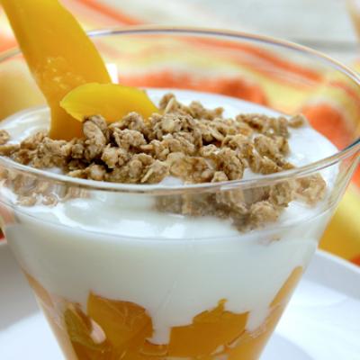 Lighten up your morning with this low-fat, crunchy, and delicious parfait!